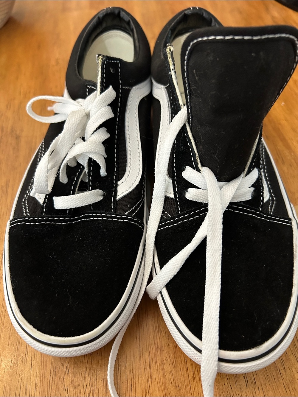 Vans womens Black & White Old Skool Lace-Up Sneakers 7.5 - Picture 5 of 7